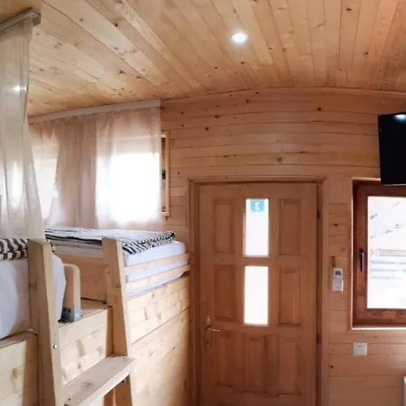 Bungalow 3 With 1 Room Apartamento Saraievo